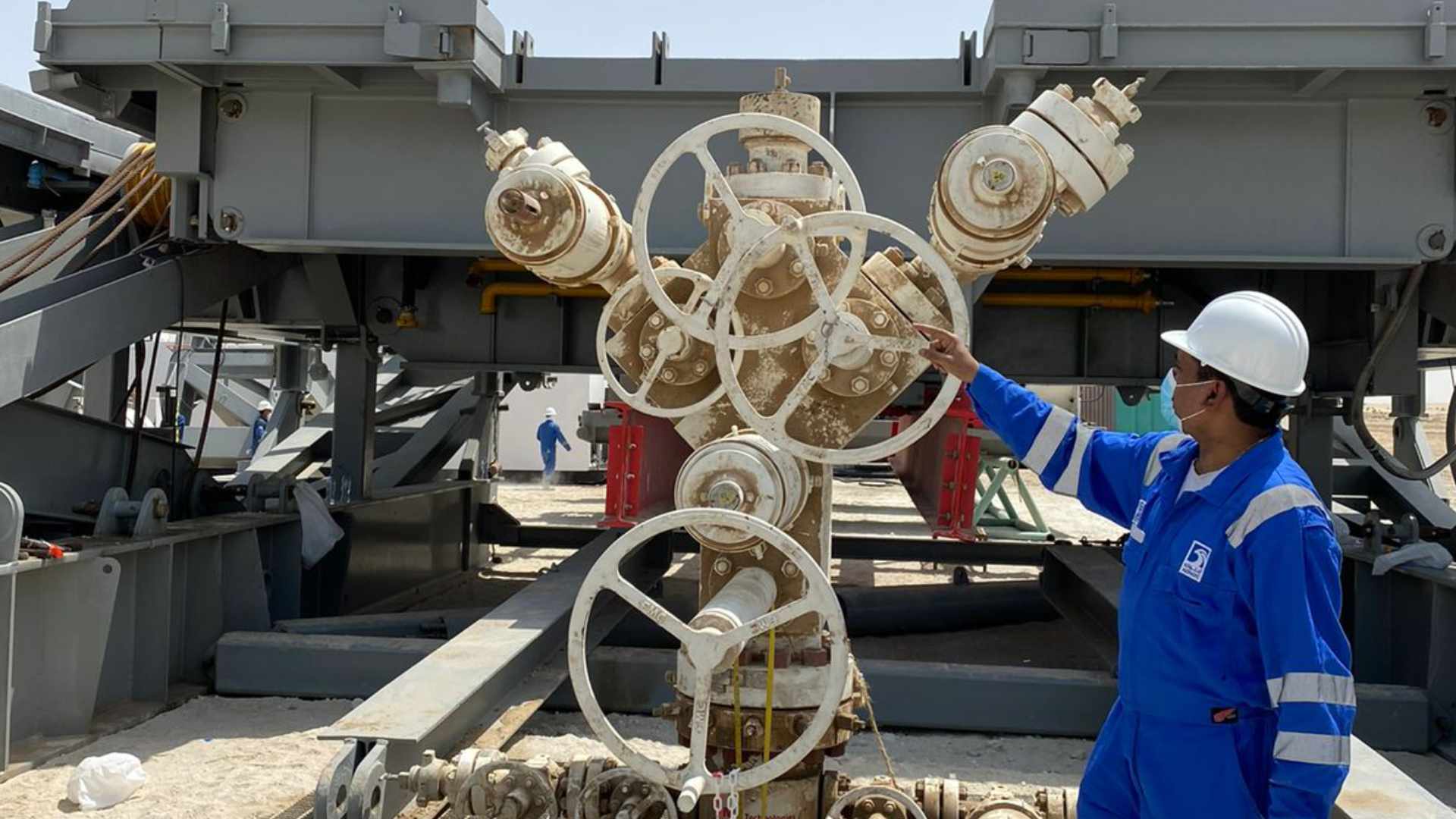 hero001 Al Sakhra Al Shamika General Contracting - About Us